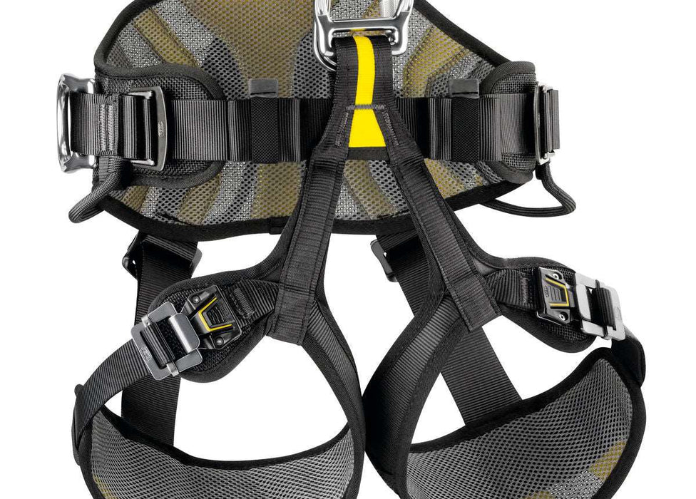 Petzl harnasgordel Avao Bod Fast detail onderzijde heuphoogte harnas