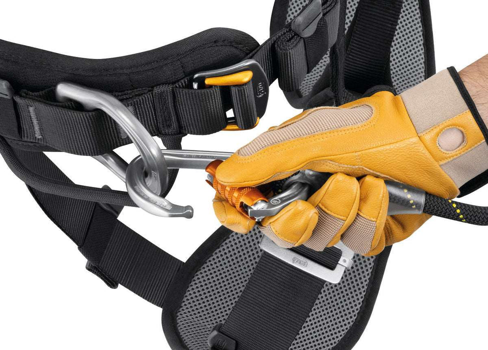 Petzl zitgordel ASTRO BOD FAST detail D-ring heup met cows tail